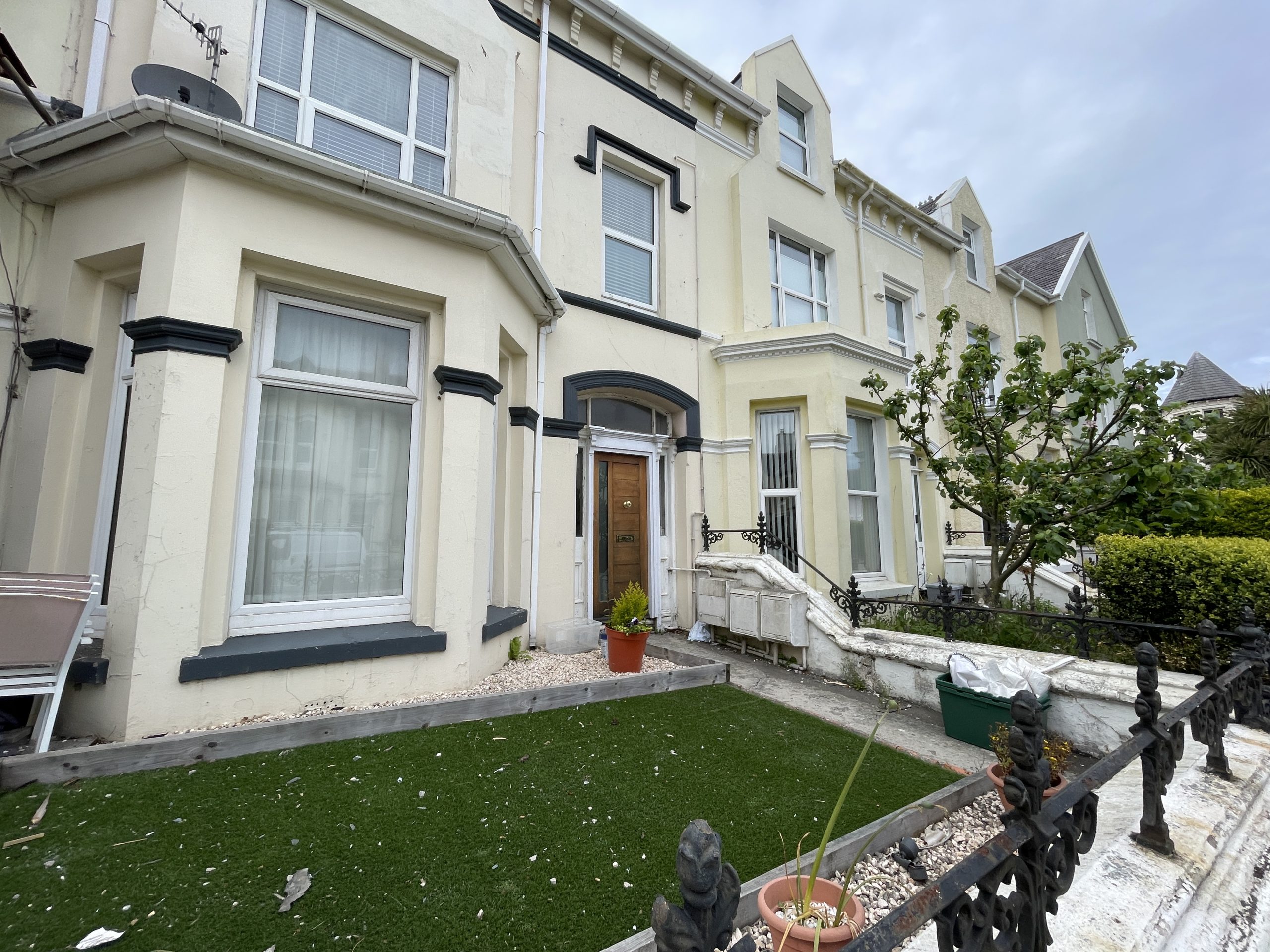 16 Hawarden Ave , Douglas , Isle of Man , IM1 4BS. — Photo 1 of 8