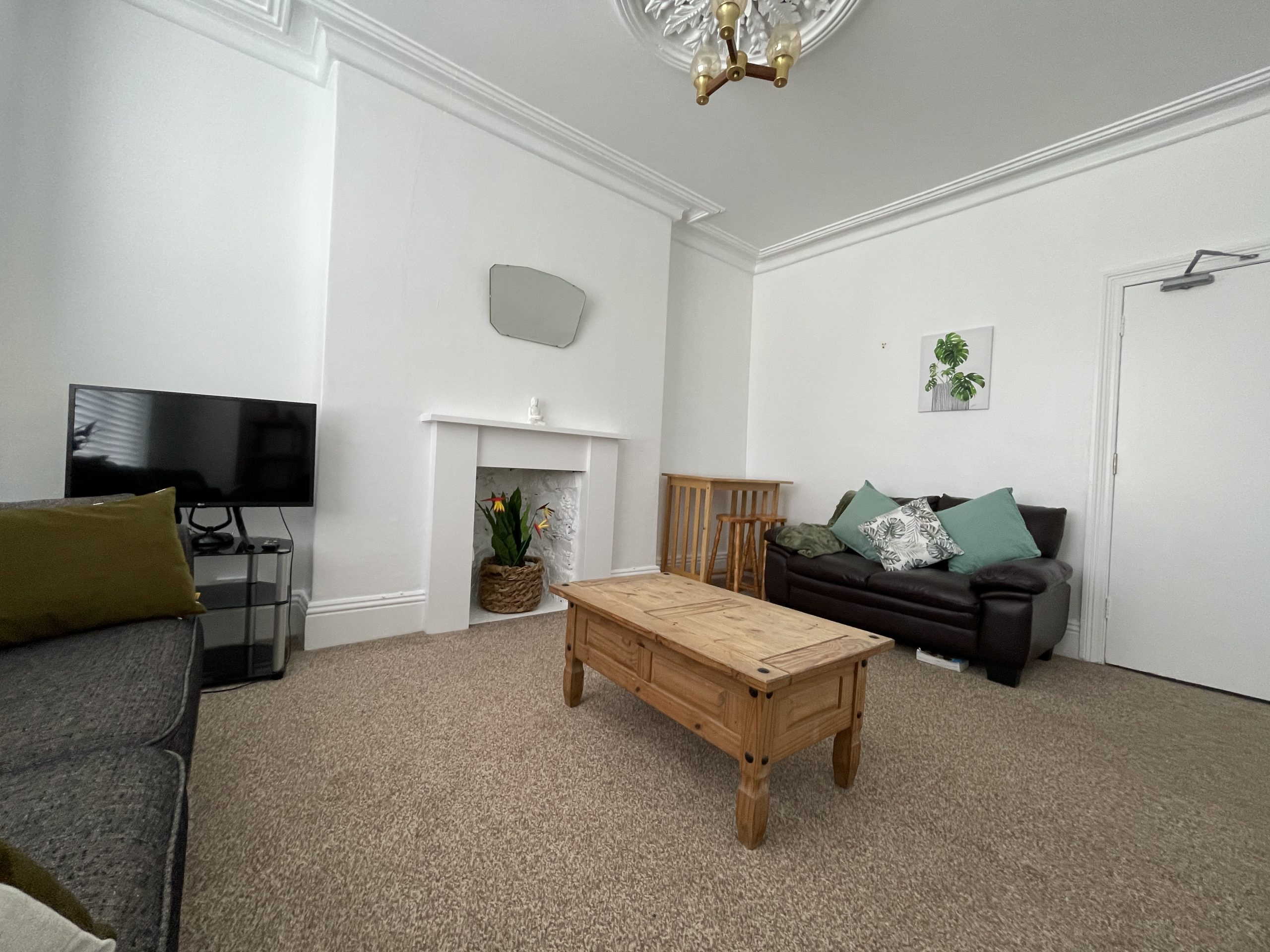 16 Hawarden Ave , Douglas , Isle of Man , IM1 4BS. — Photo 3 of 8