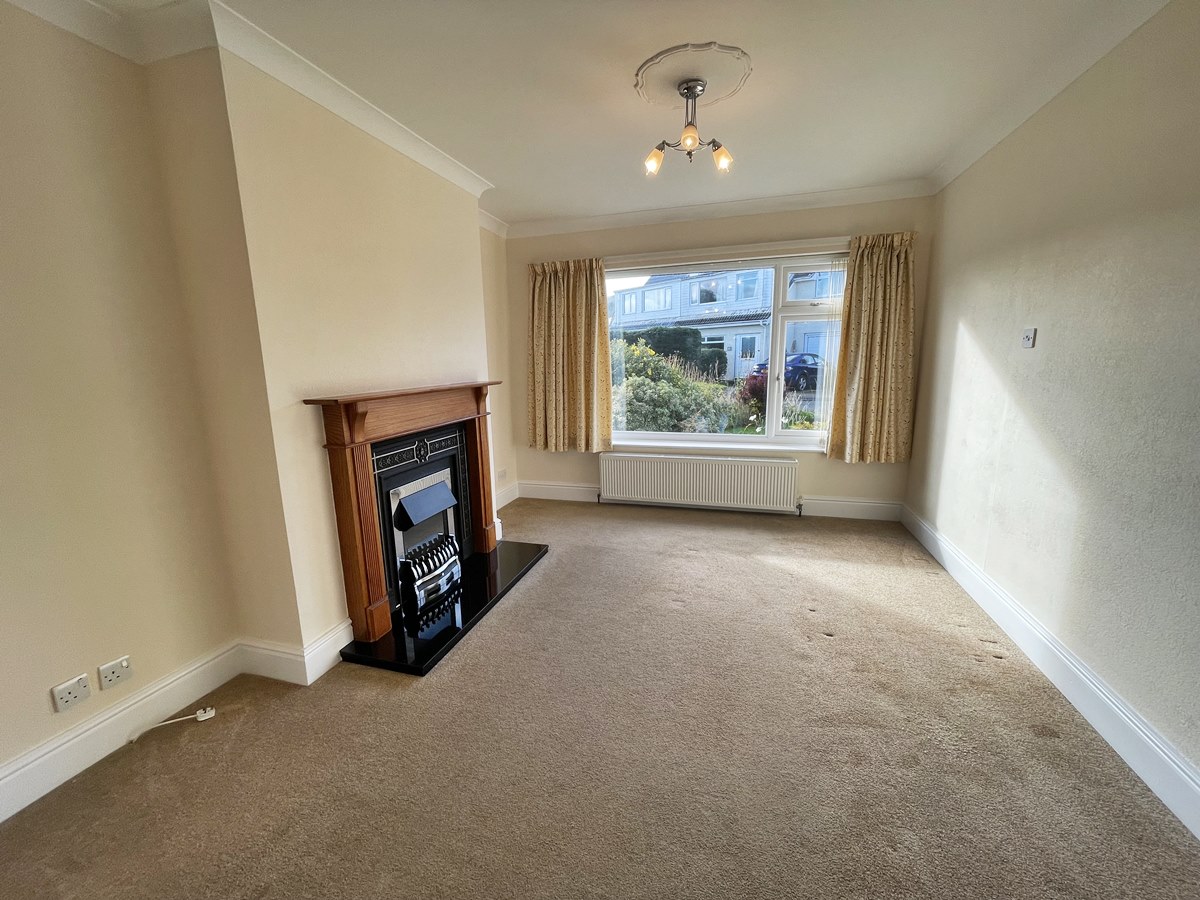 Greenlands Avenue, Ramsey, Isle of Man, IM8 2PJ. — Photo 4 of 12