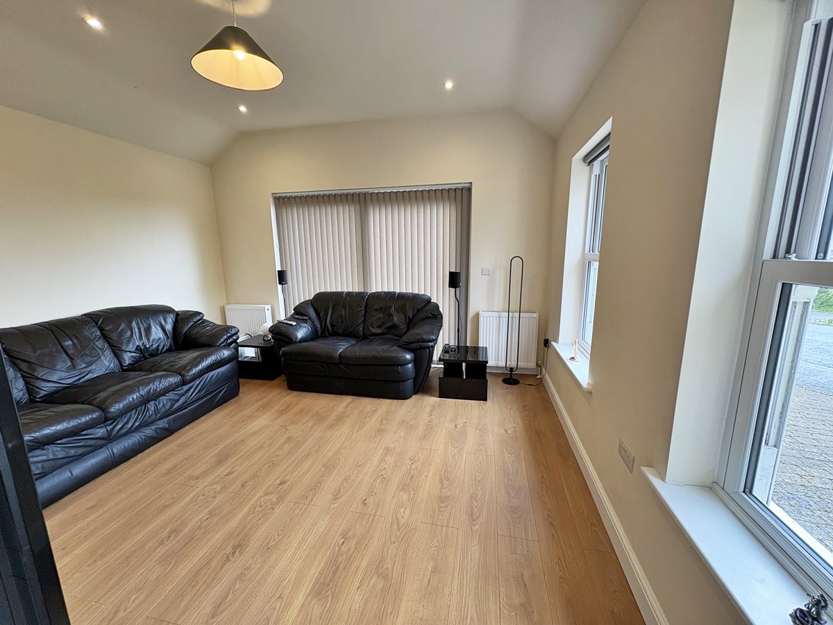 Cowan Head, Crescent Road, Ramsey, Isle of Man, IM8 2JR. — Photo 4 of 17