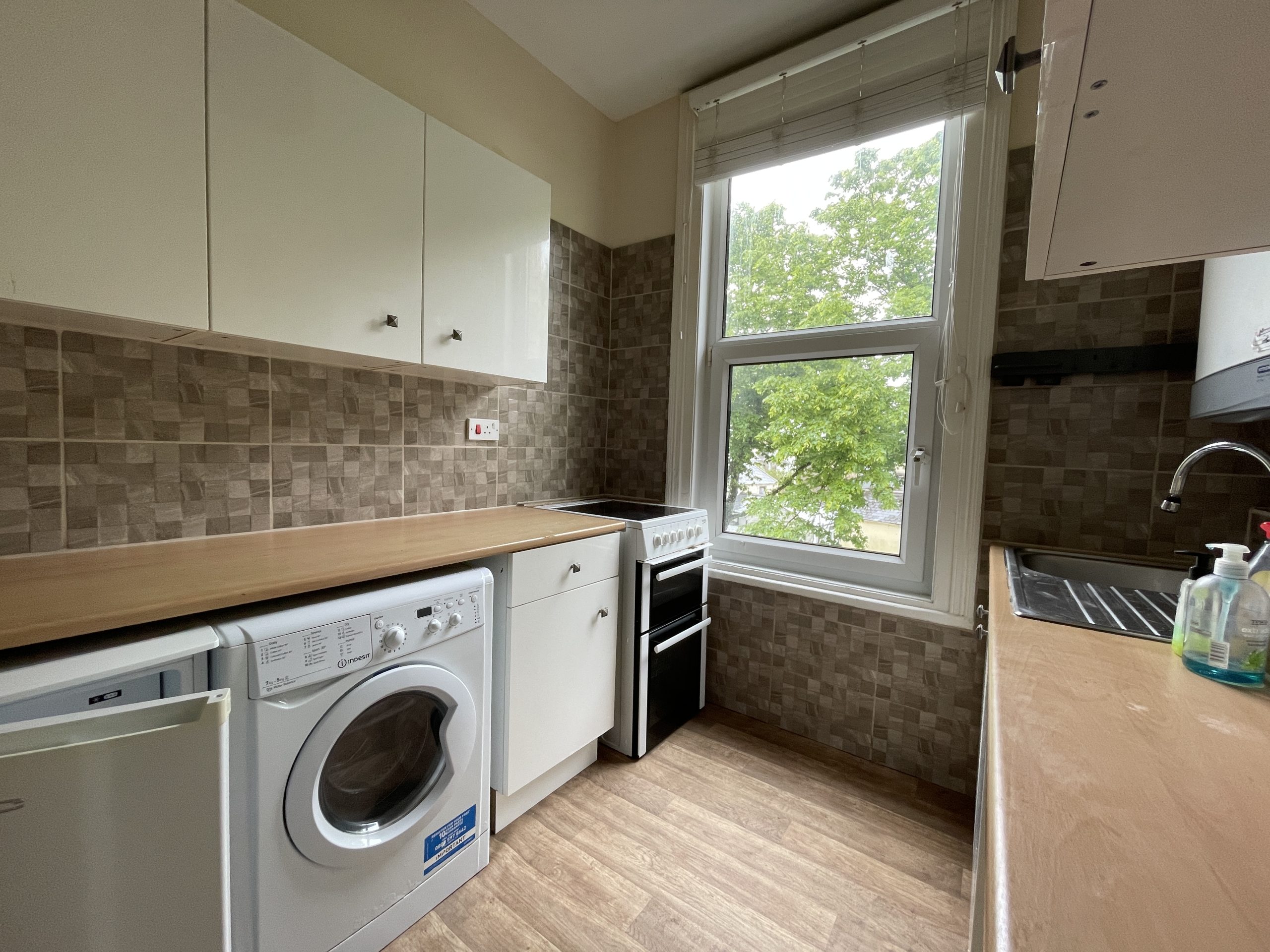1 Hutchinson Square, Douglas, Isle of Man, IM2 4HU. — Photo 4 of 6