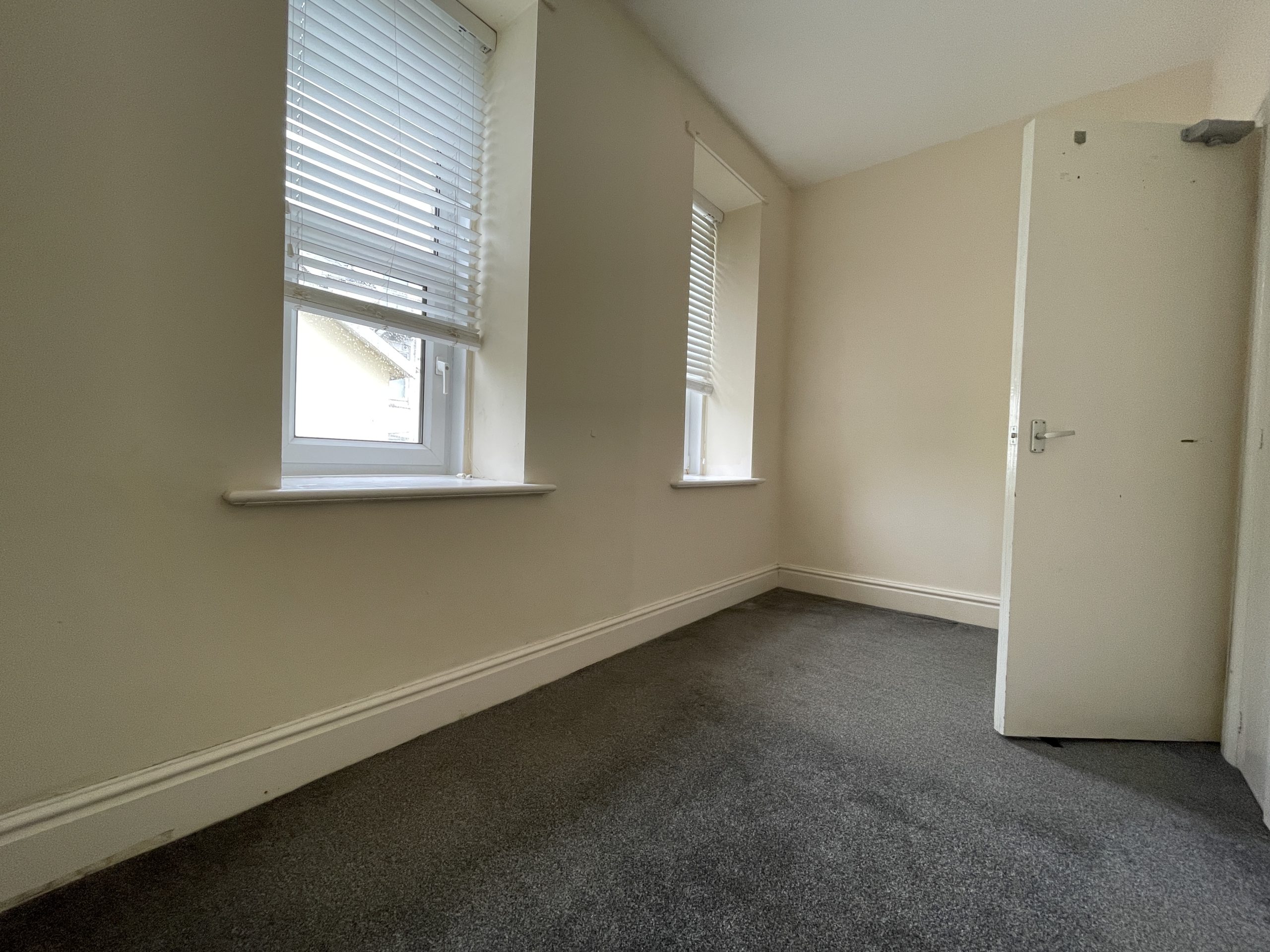 1 Hutchinson Square, Douglas, Isle of Man, IM2 4HU. — Photo 5 of 6