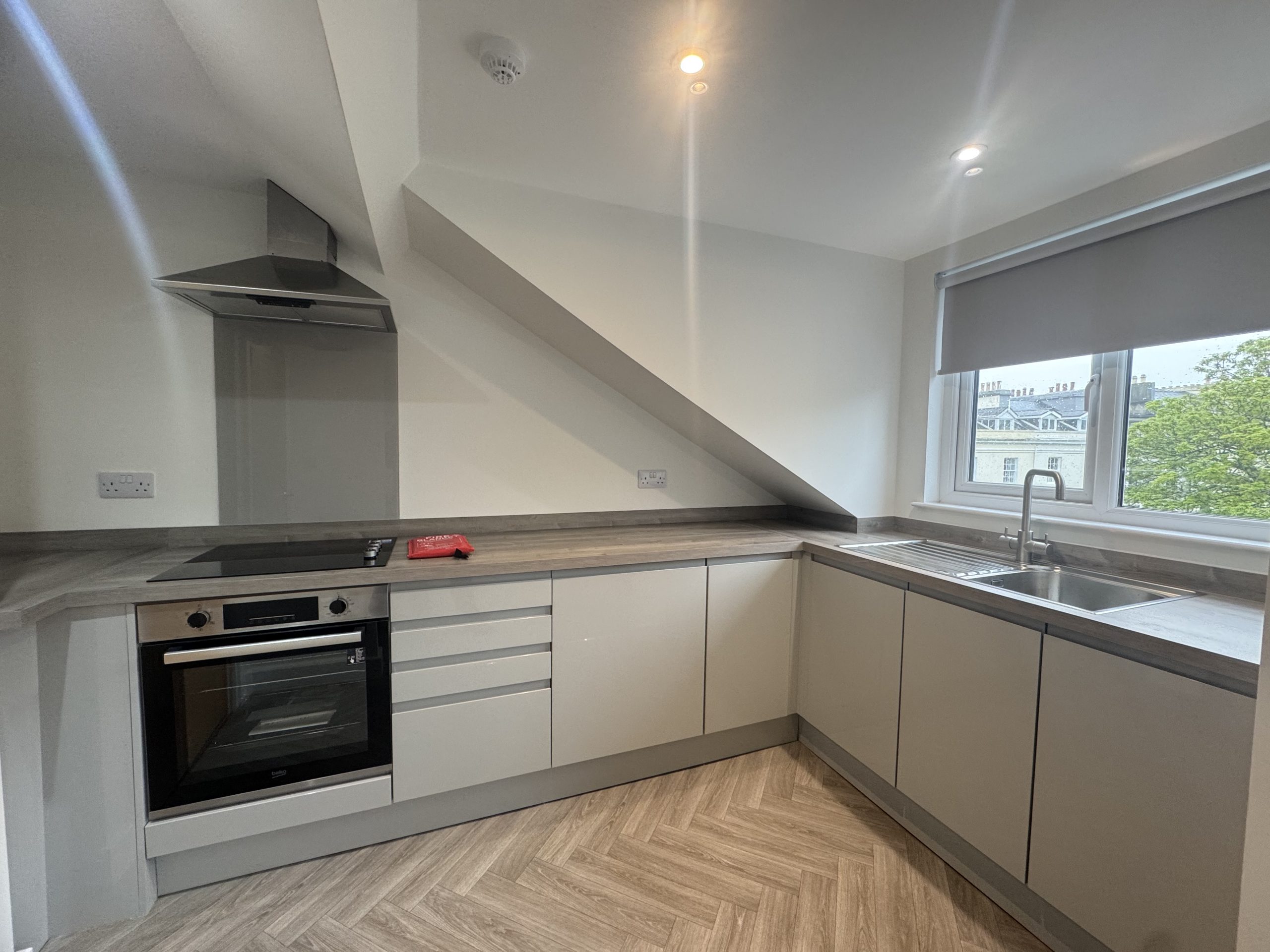 76 Derby Square , Douglas , Isle of Man , IM1 3LR. — Photo 5 of 11
