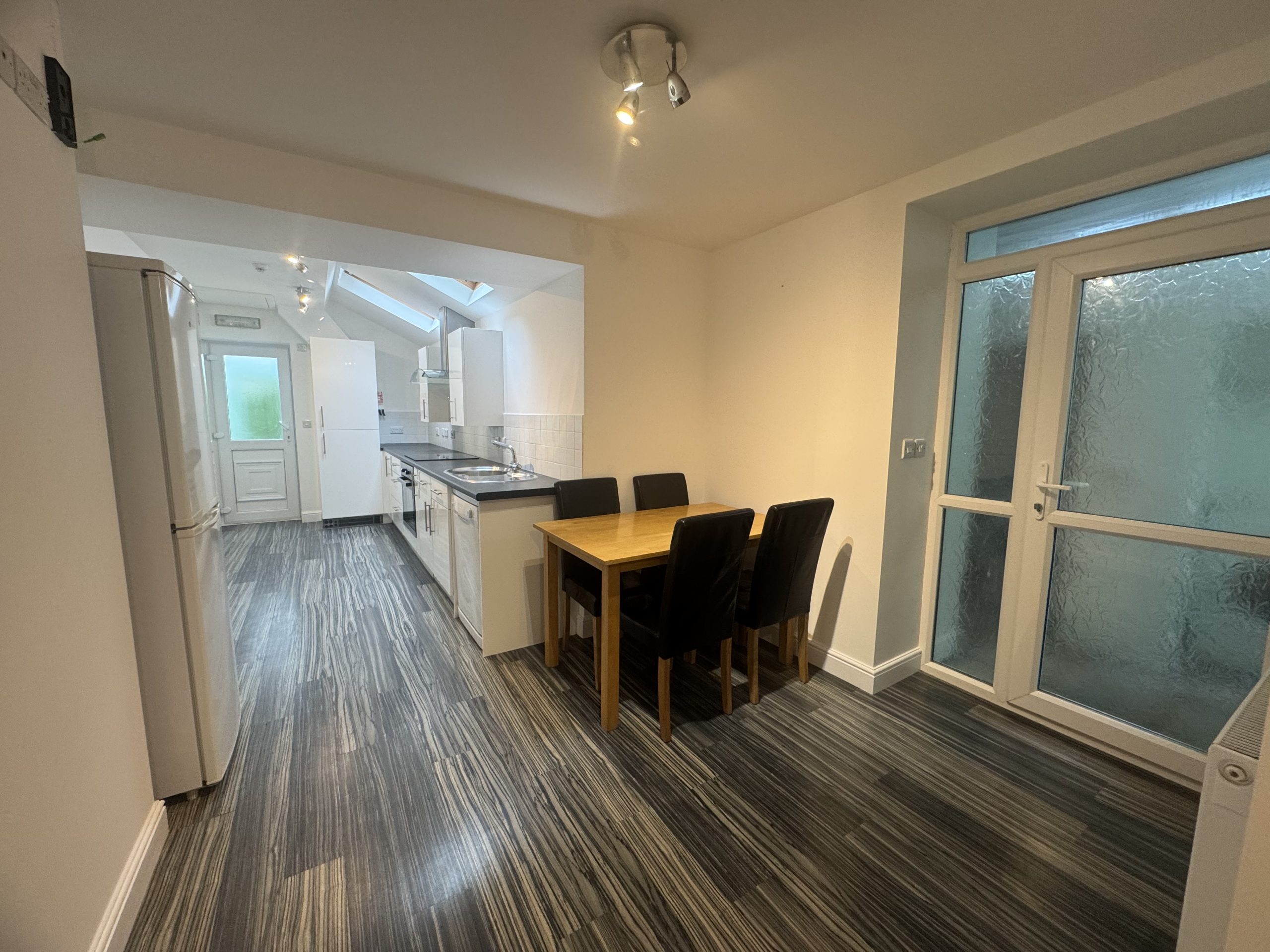 3 Laureston View , Ballaquayle Road , Douglas , Isle of Man , IM2 5DA. — Photo 5 of 12