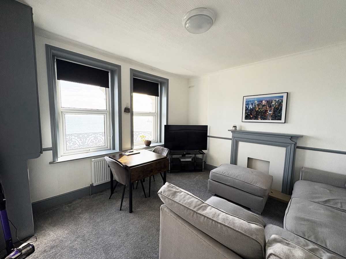 Antrim Apartments, Mooragh Promenade, Ramsey, Isle of Man, IM8 3AQ. — Photo 3 of 10