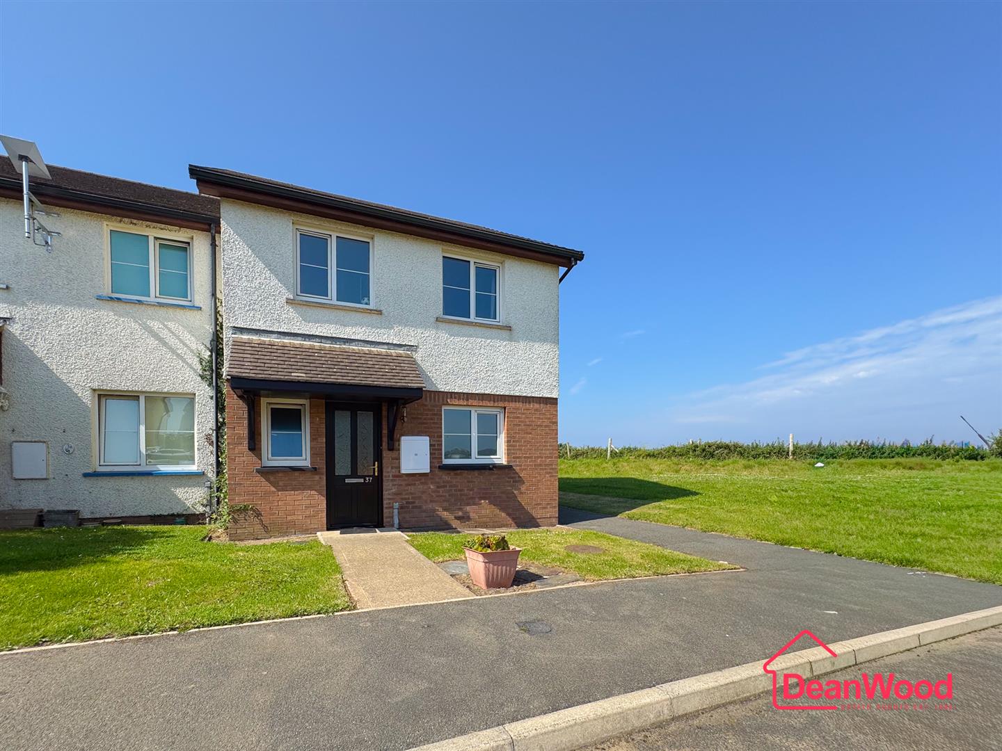 37 Broogh Wyllin, Kirk Michael, Isle Of Man. — Photo 2 of 24