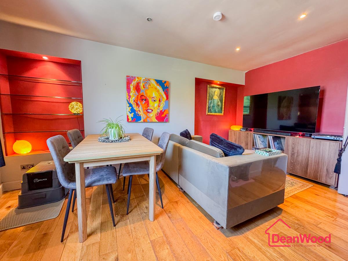 Apt 7 Delamere, 6 Castle Drive, Douglas, Isle Of Man. — Photo 3 of 16