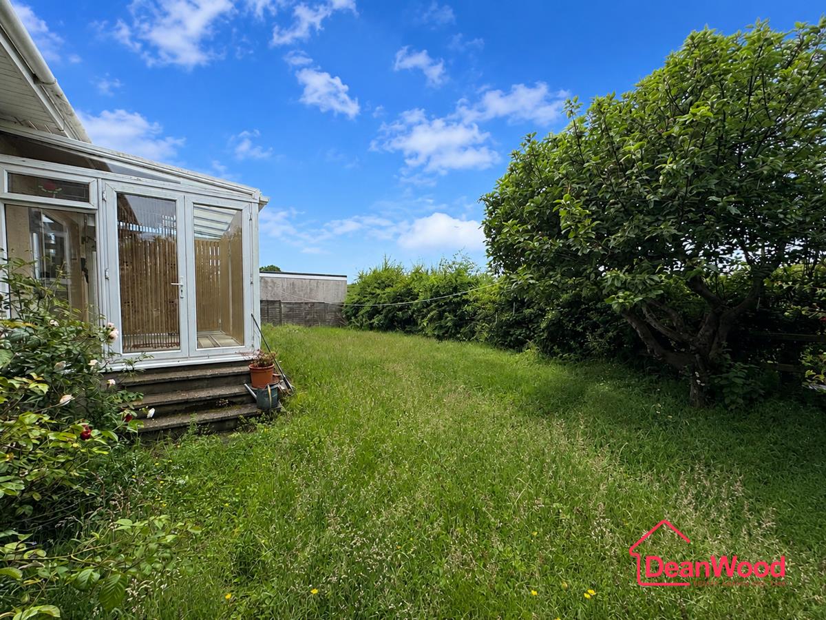 19, Meadow Court, Ballasalla, Isle of Man. — Photo 3 of 22