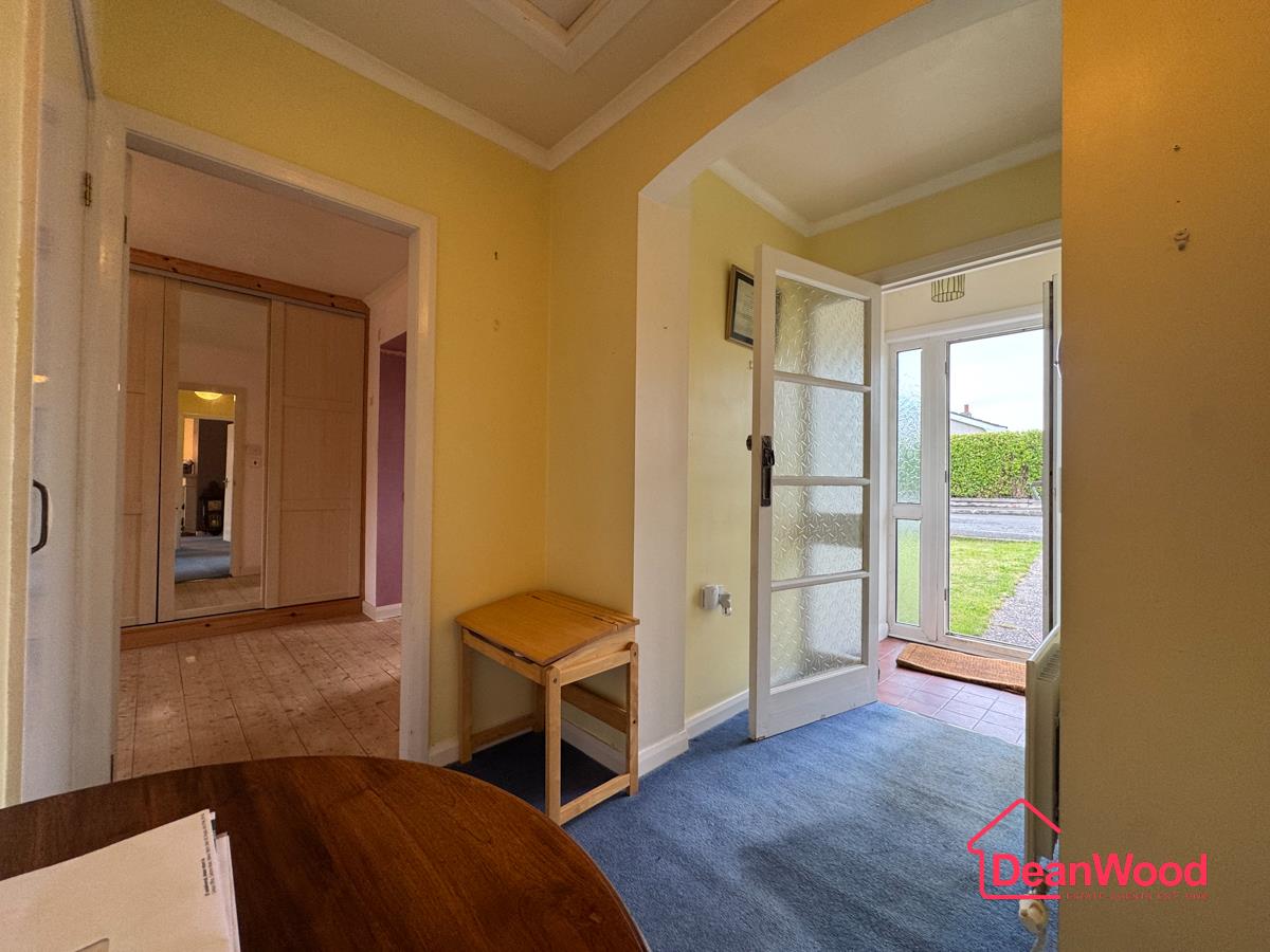 19, Meadow Court, Ballasalla, Isle of Man. — Photo 4 of 22
