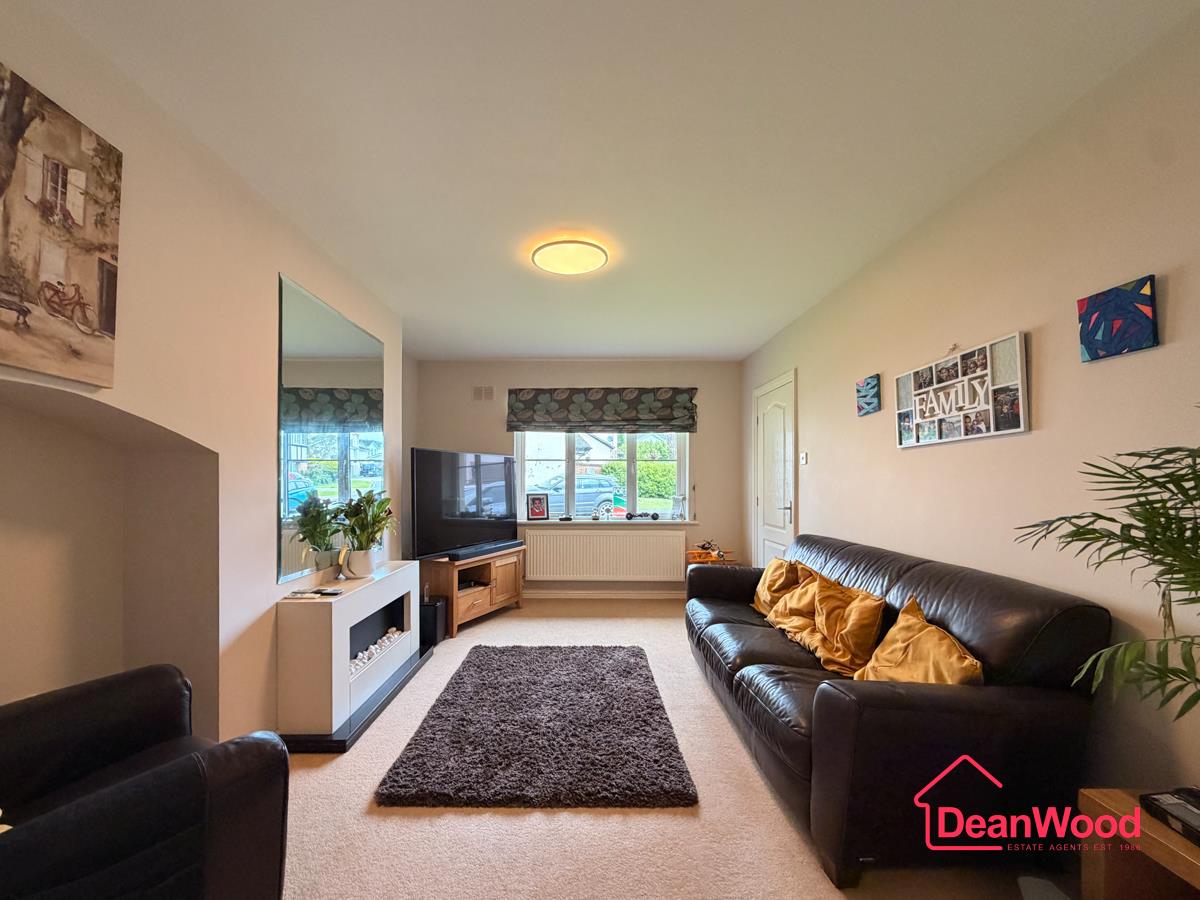11 Larch Hill Grove, Onchan. — Photo 4 of 18