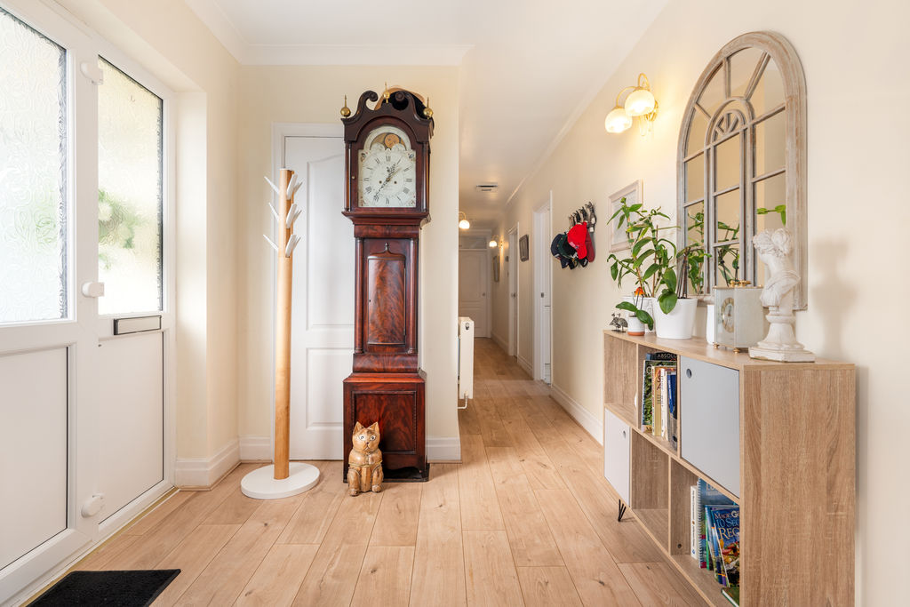23 Hilltop Rise, Douglas IM2 2LE. — Photo 2 of 26