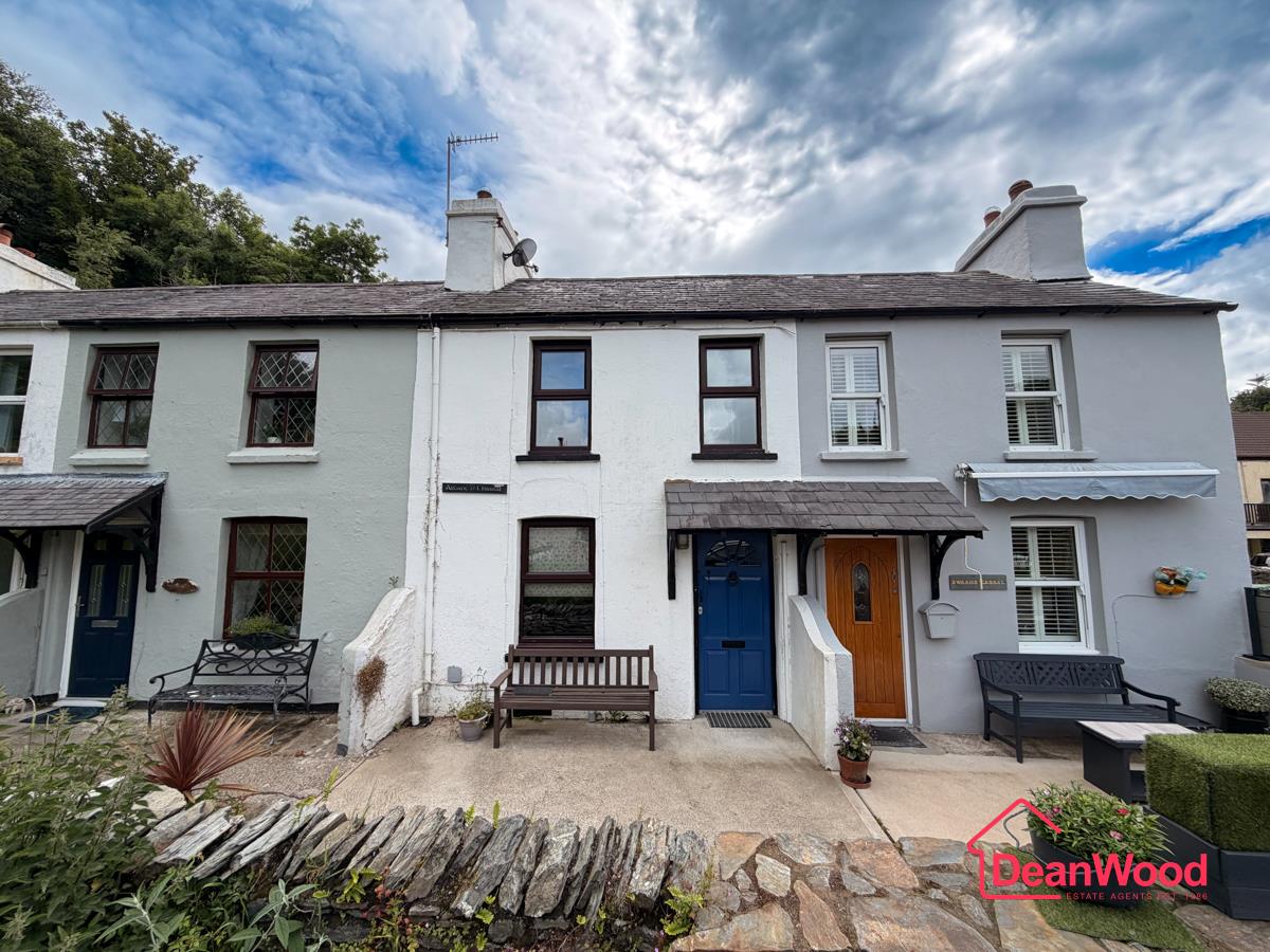 2 Chapel Terrace, Glen Road, Laxey. — Photo 1 of 14