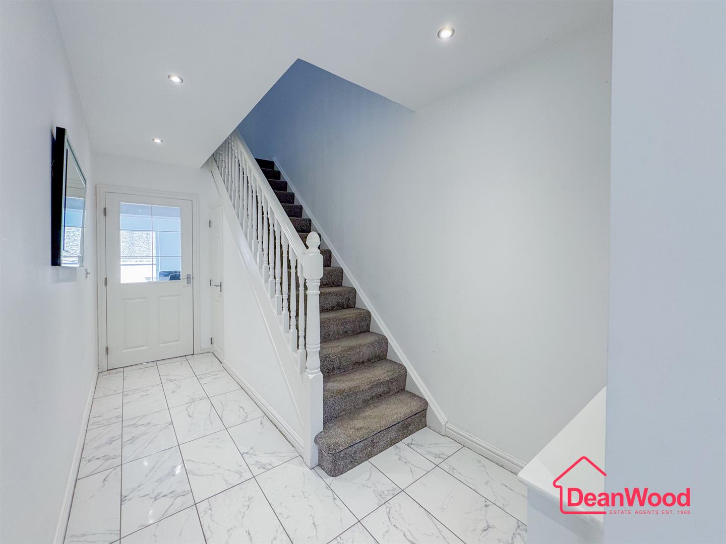 39 Samuel Webb Crescent, Douglas, Isle Of Man. — Photo 3 of 28