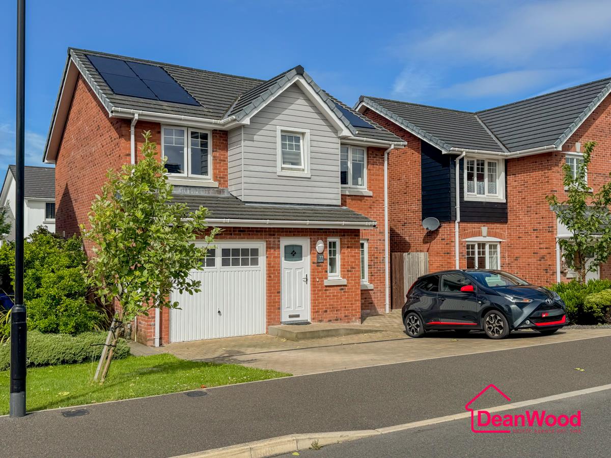 77 Royal Park, Ramsey, Isle Of Man. — Photo 1 of 26