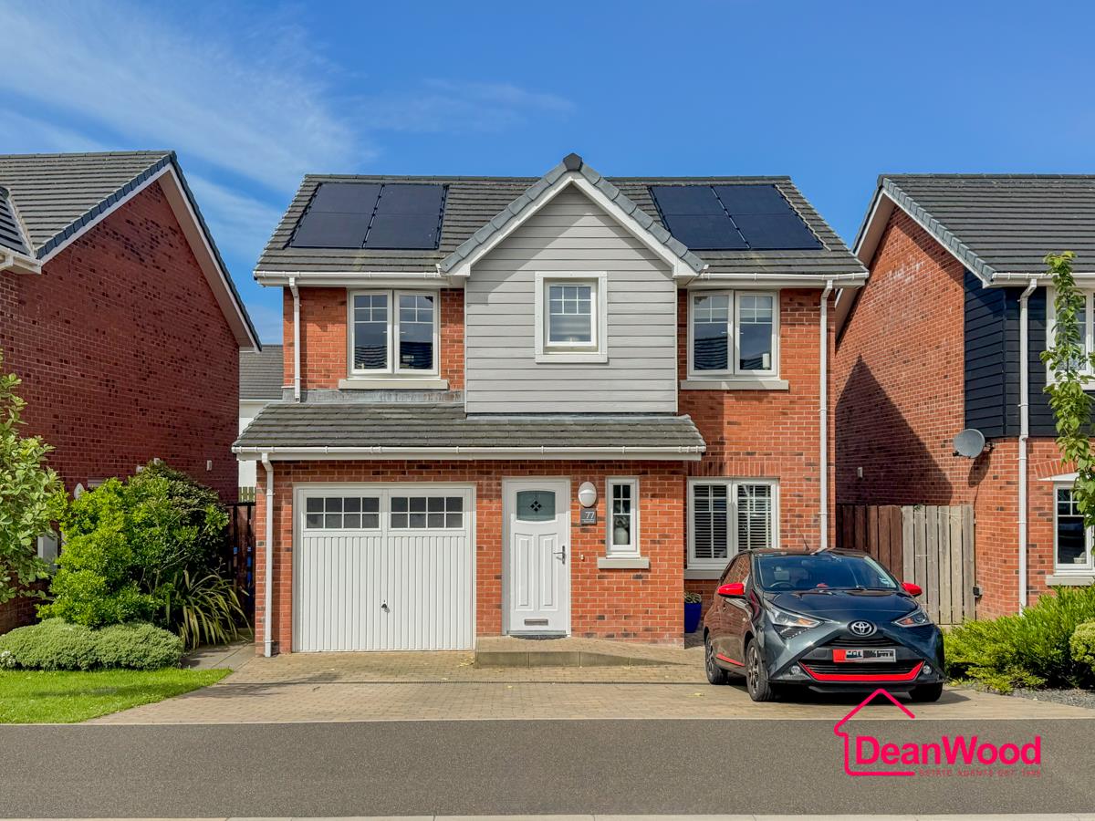 77 Royal Park, Ramsey, Isle Of Man. — Photo 2 of 26