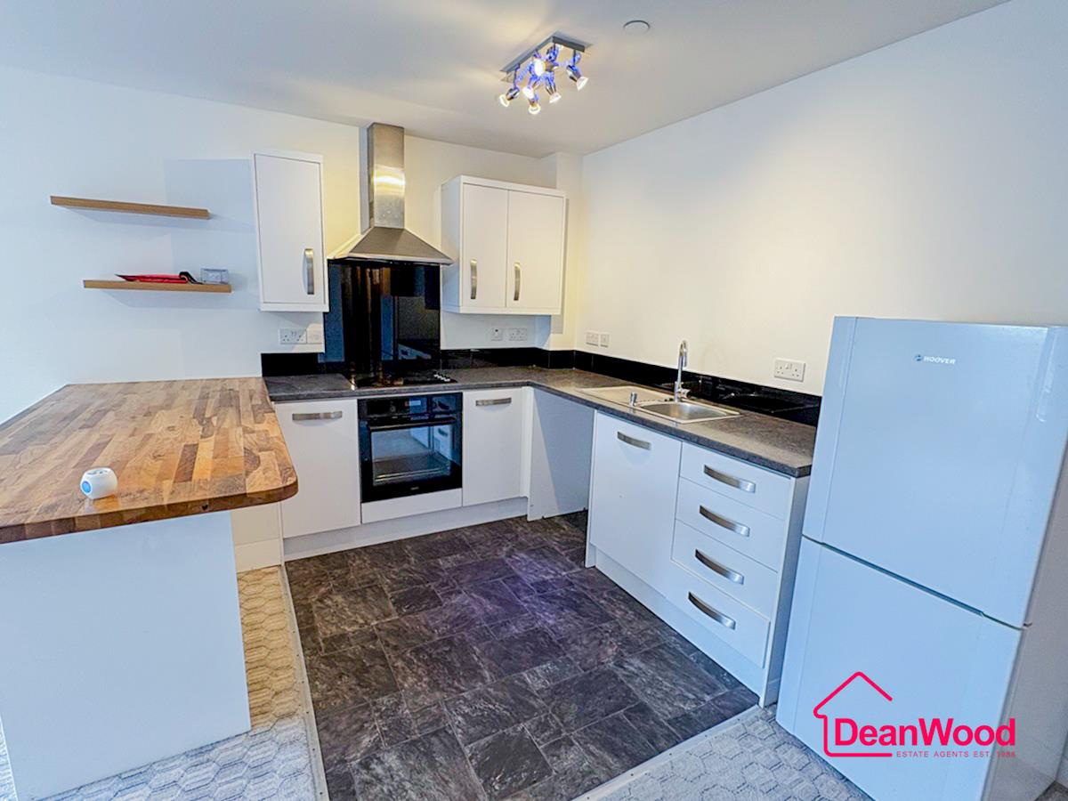 Apartment 3 Wellington House Waterloo Road, Ramsey. — Photo 3 of 7
