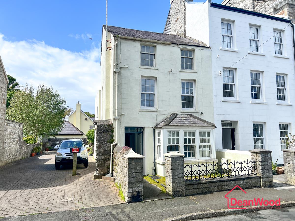 18, The Crofts, Castletown, Isle of Man. — Photo 2 of 30