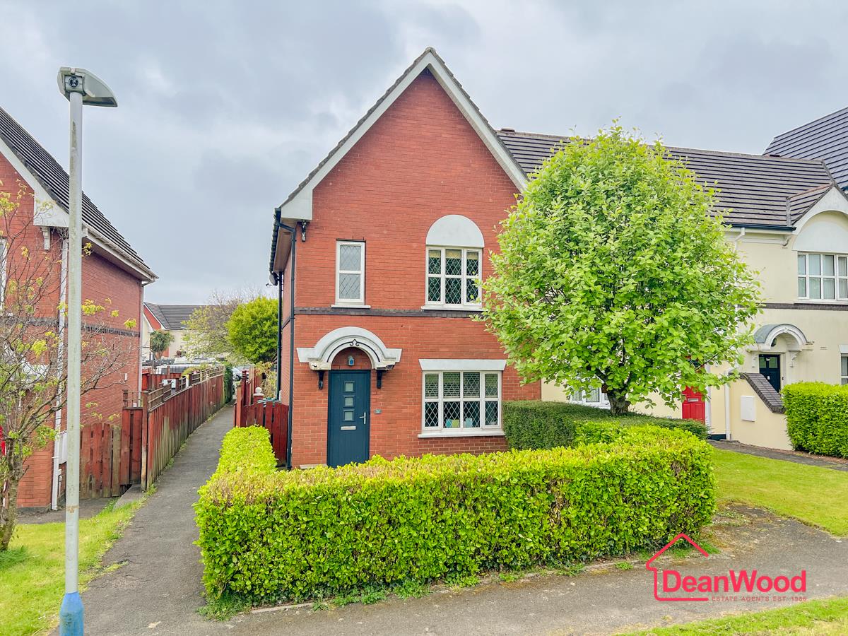 32 Berry Woods Grove, Douglas, Isle Of Man. — Photo 1 of 27