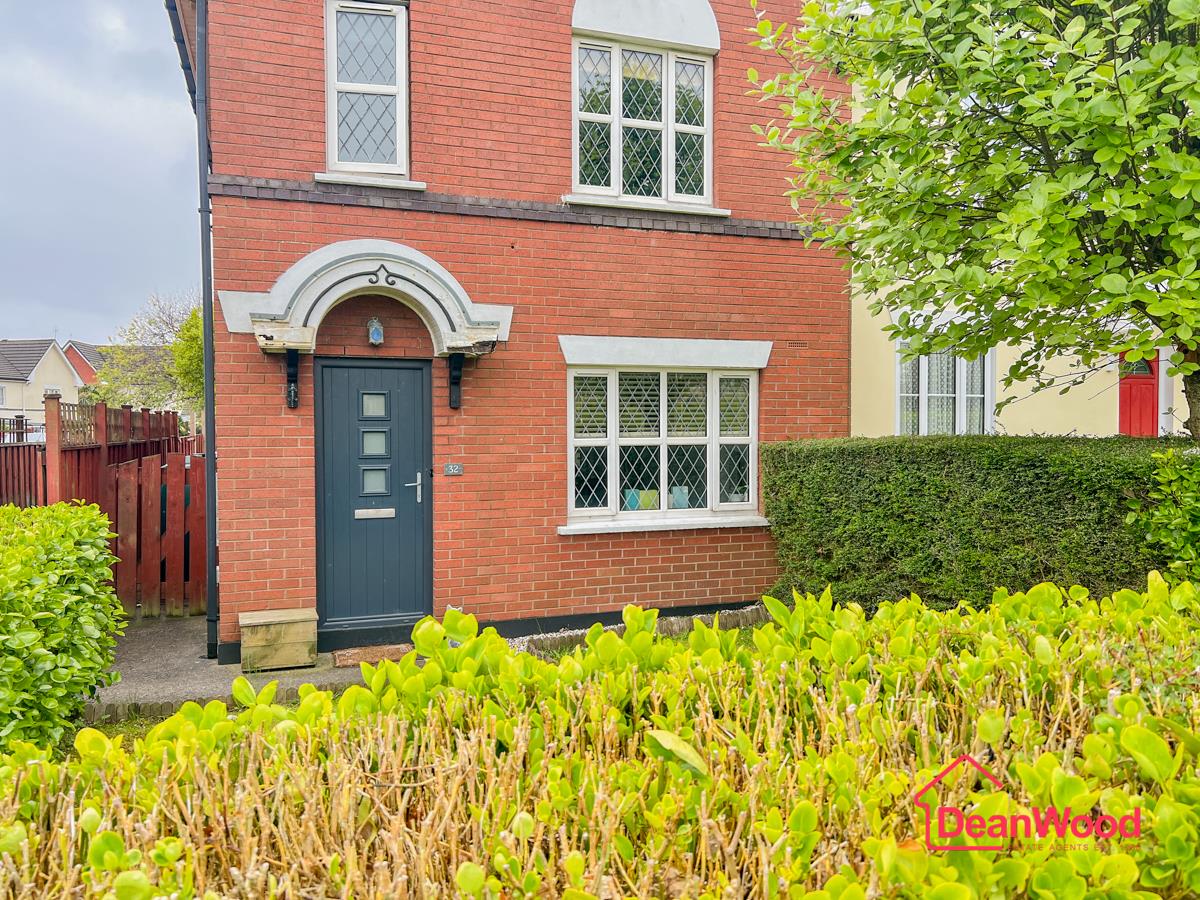 32 Berry Woods Grove, Douglas, Isle Of Man. — Photo 2 of 27