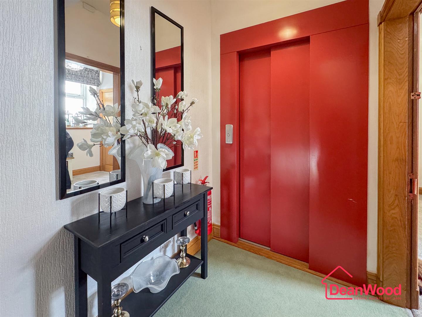 Apartment 3, Palm Court, Douglas, Isle Of Man. — Photo 2 of 29