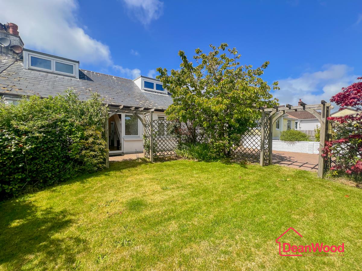 11 Ballagarey Road, Glen Vine, Isle of Man. — Photo 2 of 32