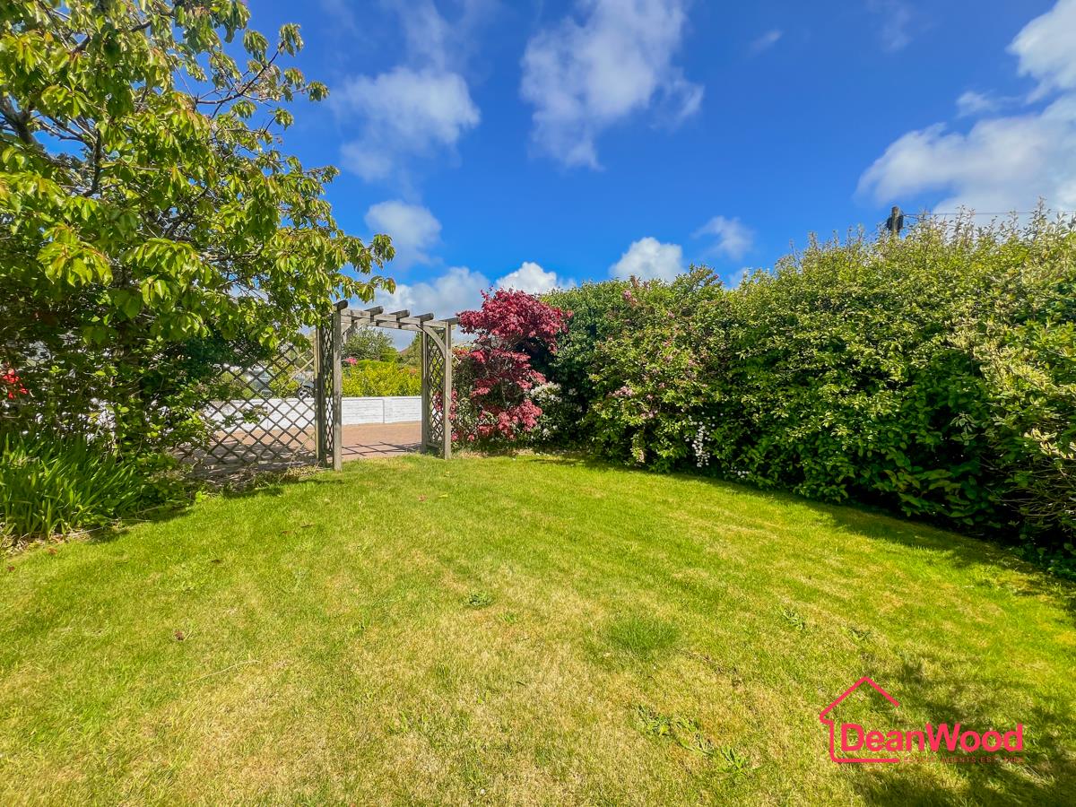 11 Ballagarey Road, Glen Vine, Isle of Man. — Photo 4 of 32