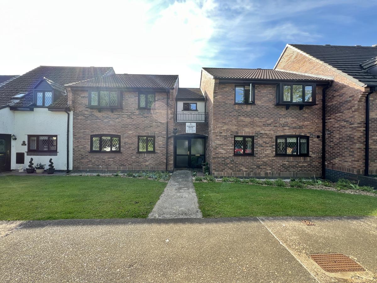 30, Saddle Mews, Douglas. — Photo 1 of 21