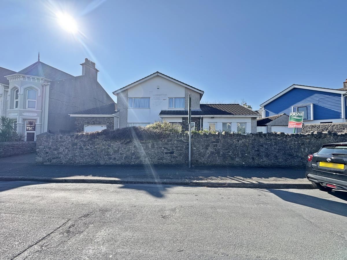 The Spinney, Shore Road, Castletown, Isle Of Man. — Photo 4 of 38