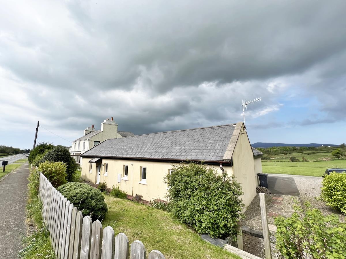 Clannagh Lodge, The Sloping Road, Santon. — Photo 2 of 25