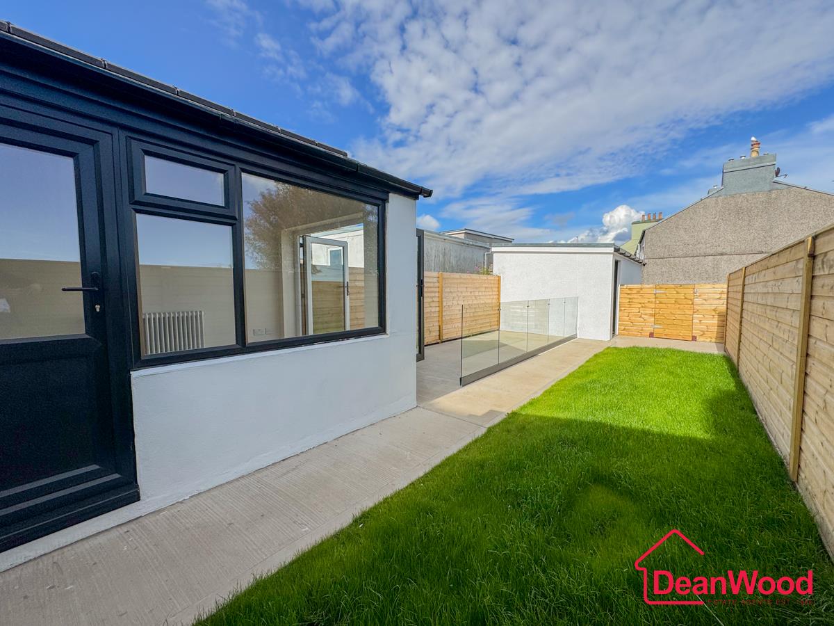 6 Victoria Avenue, Onchan, Isle Of Man. — Photo 3 of 31