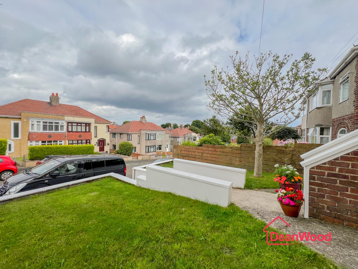 18, St. Catherines Drive, Douglas, Isle Of Man. — Photo 2 of 31