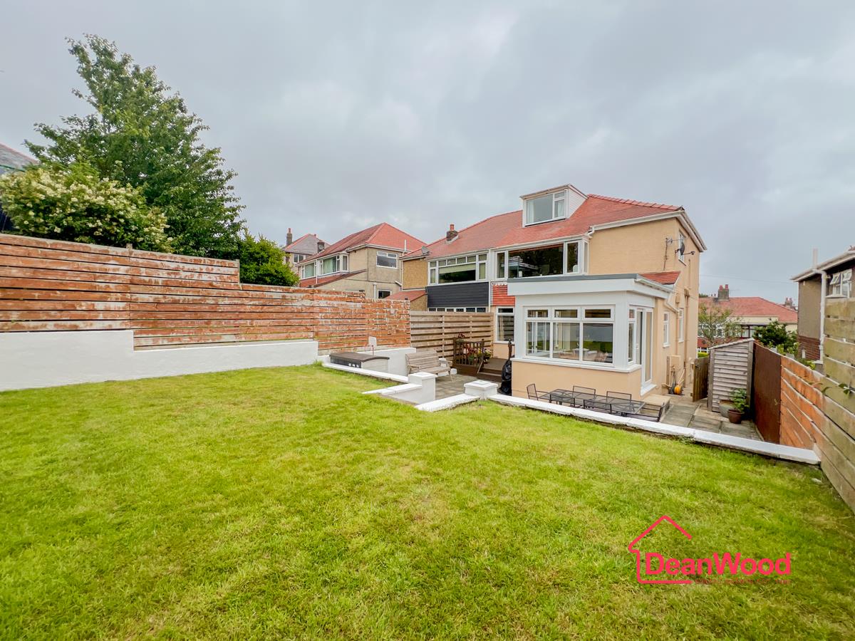 18, St. Catherines Drive, Douglas, Isle Of Man. — Photo 4 of 31