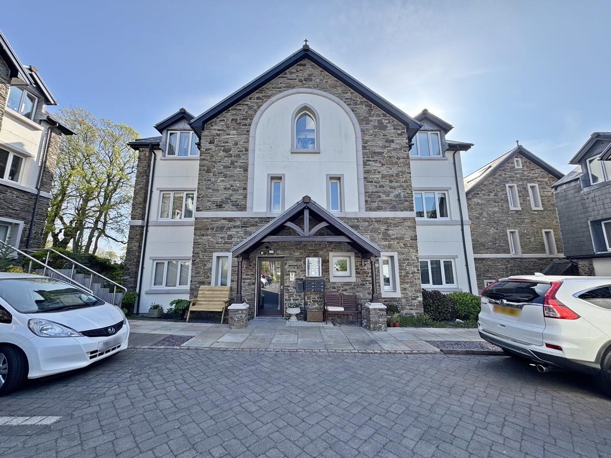 Apartment 21, St Ninians Court, Douglas. — Photo 2 of 19