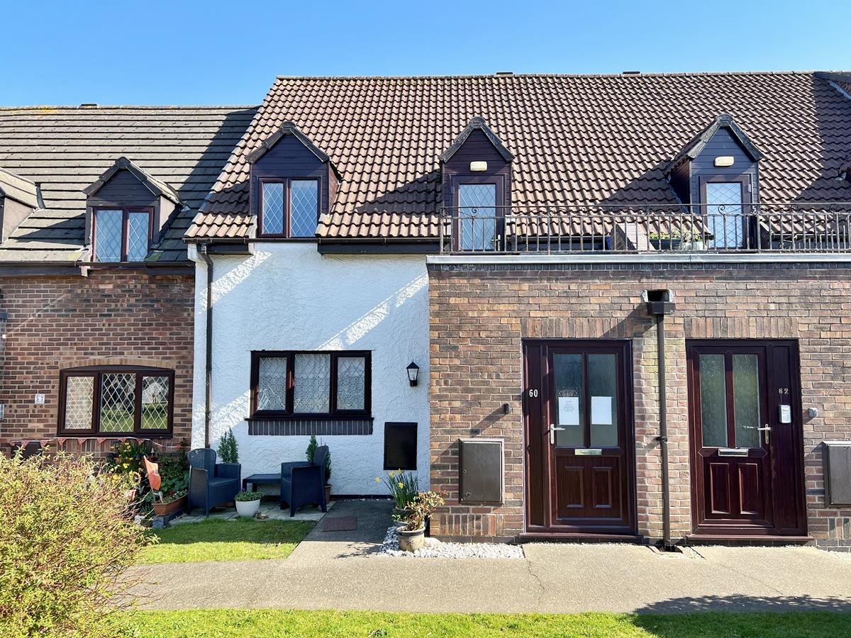 60 Saddle Mews, Douglas. — Photo 1 of 11