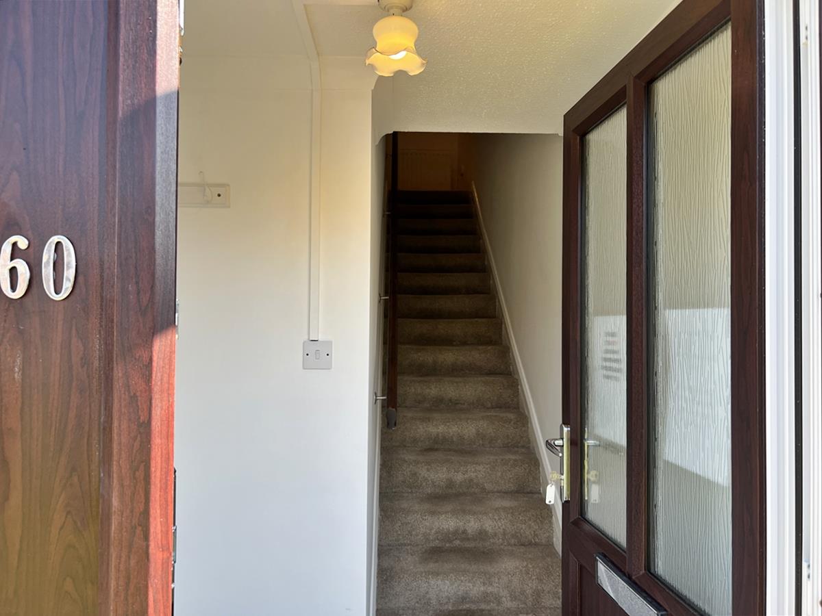 60 Saddle Mews, Douglas. — Photo 2 of 11