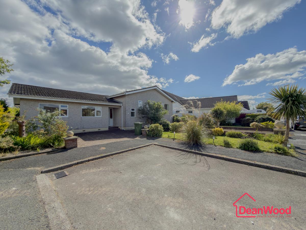 30 Fairway Close, Onchan. — Photo 2 of 29