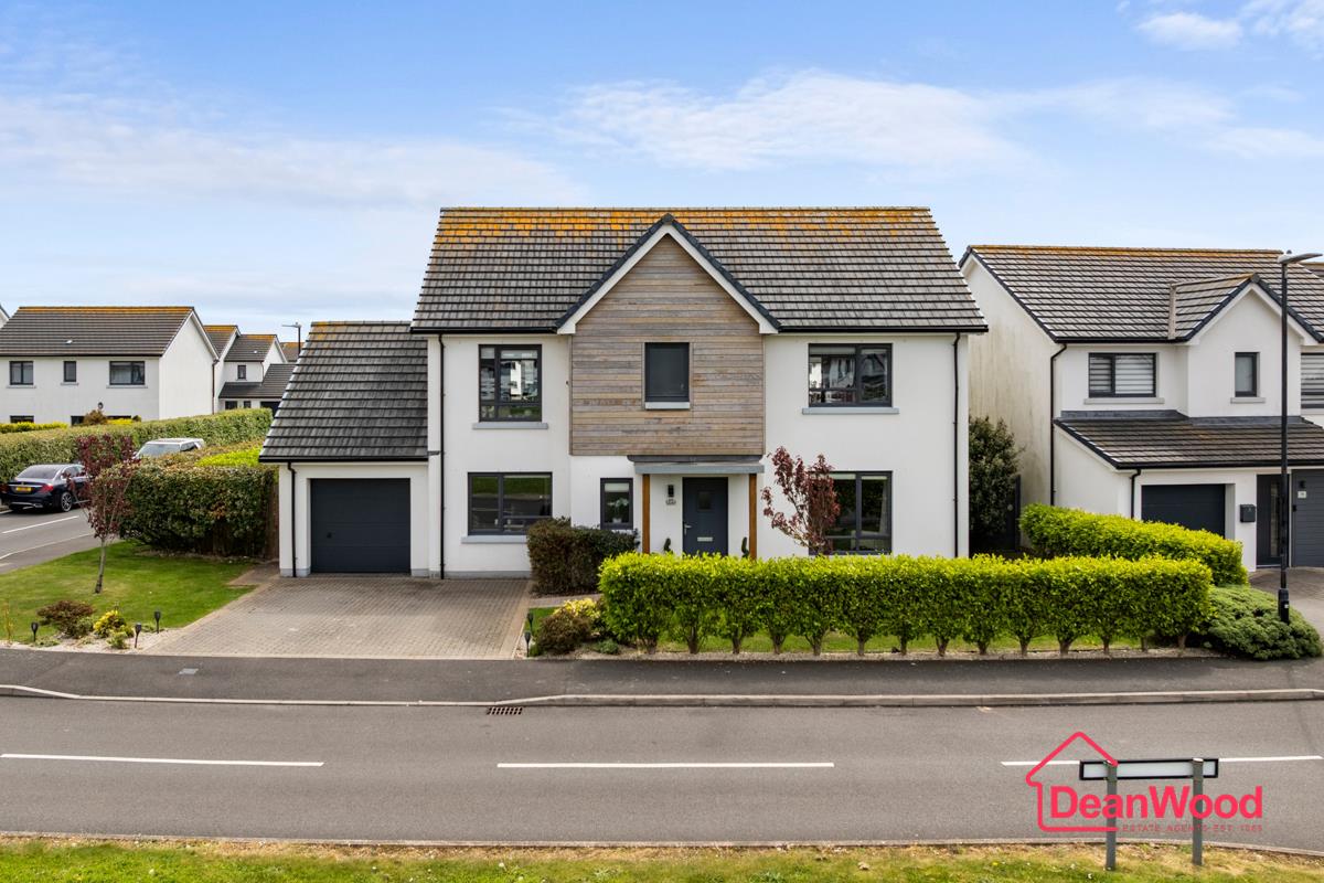 12 Carnane Lane, Port Erin, Isle of Man. — Photo 1 of 29