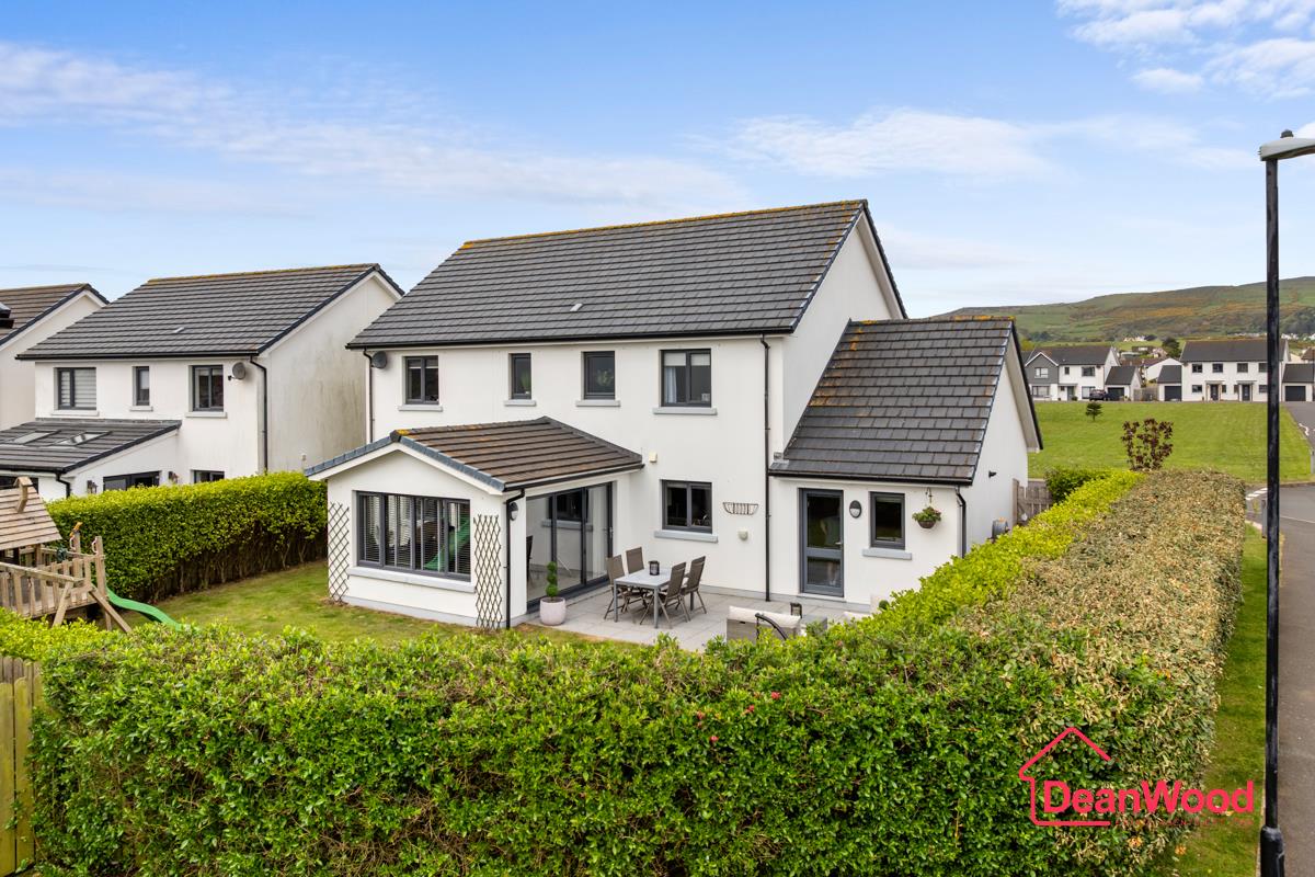 12 Carnane Lane, Port Erin, Isle of Man. — Photo 2 of 29
