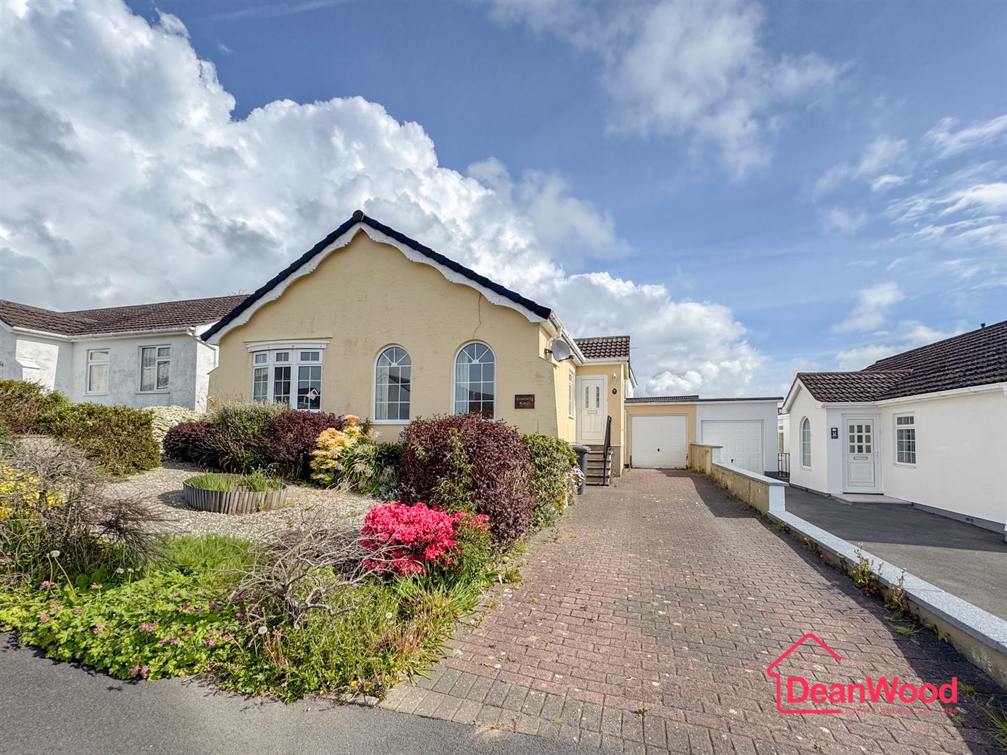 14 Harcroft Avenue, Saddlestone, Douglas. — Photo 1 of 22