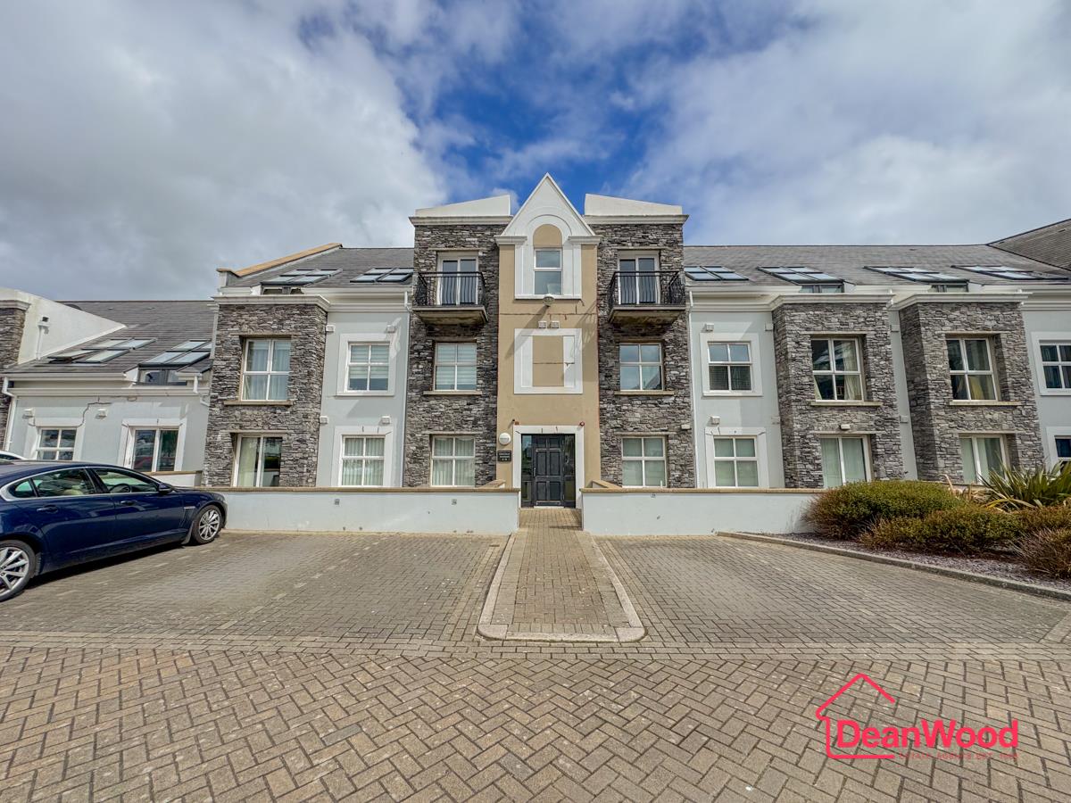 10 Castle Court, Farrants Way, Castletown, Isle of Man. — Photo 1 of 15
