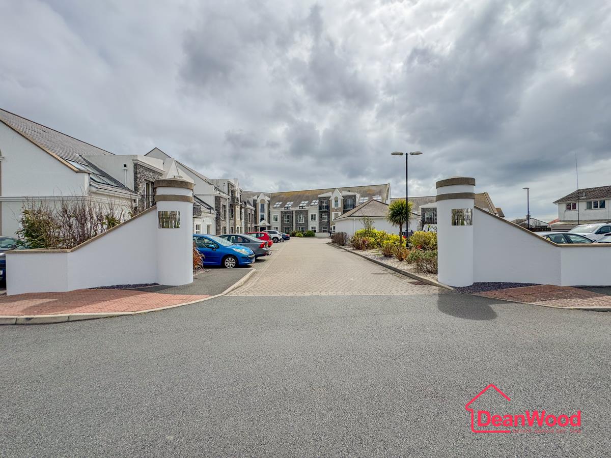10 Castle Court, Farrants Way, Castletown, Isle of Man. — Photo 2 of 15