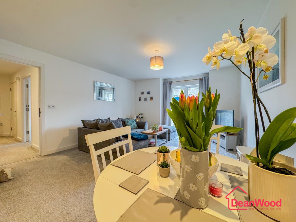 10 Castle Court, Farrants Way, Castletown, Isle of Man. — Photo 5 of 15