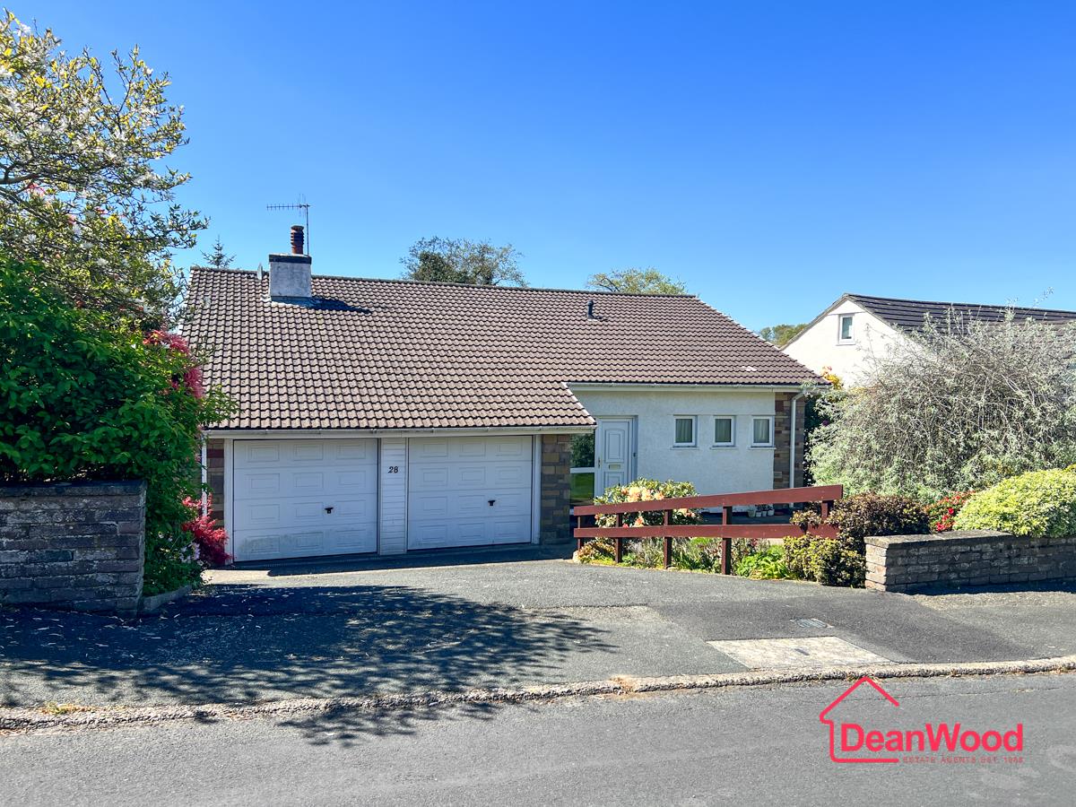 28 Reayrt Carnane, Tromode, Isle of Man, Douglas. — Photo 1 of 25