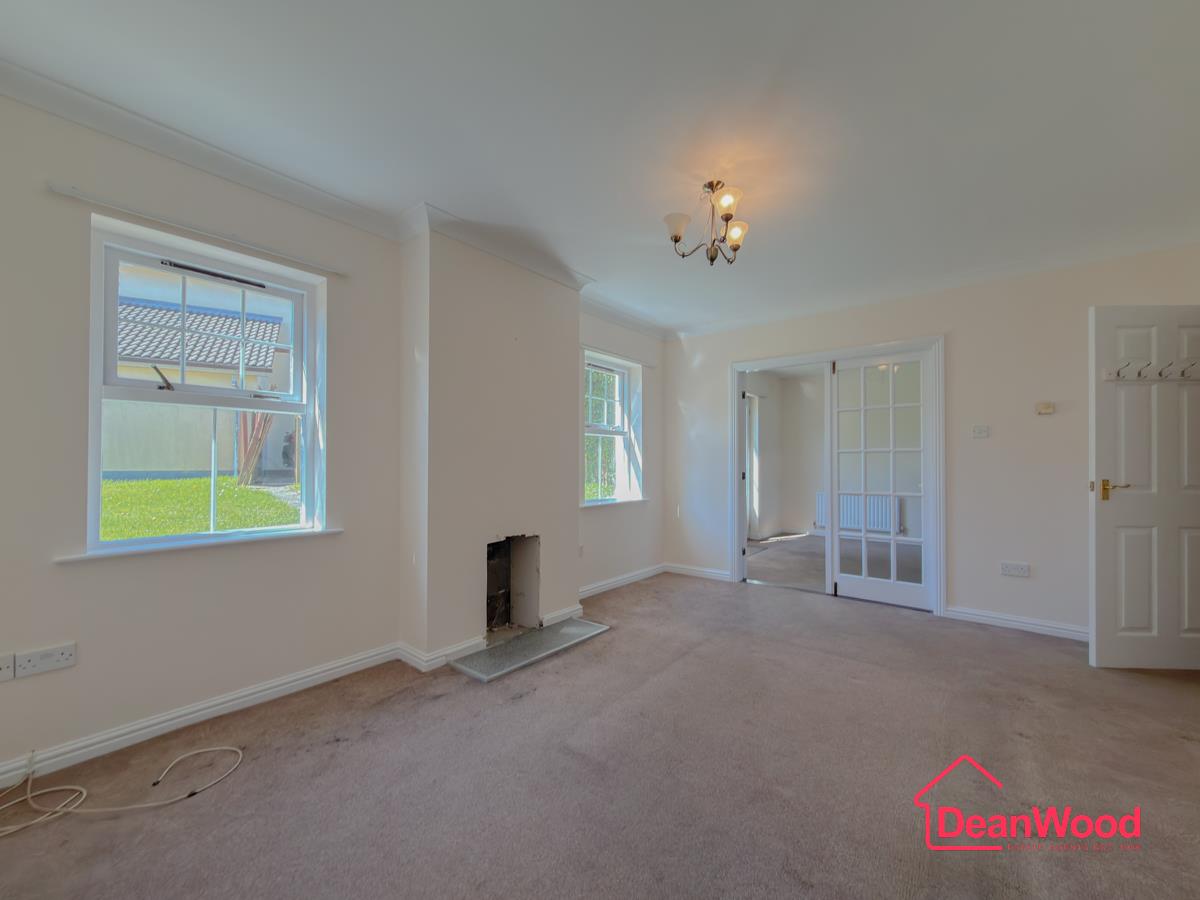 78 Lakeside Road, Douglas, Isle Of Man. — Photo 2 of 11