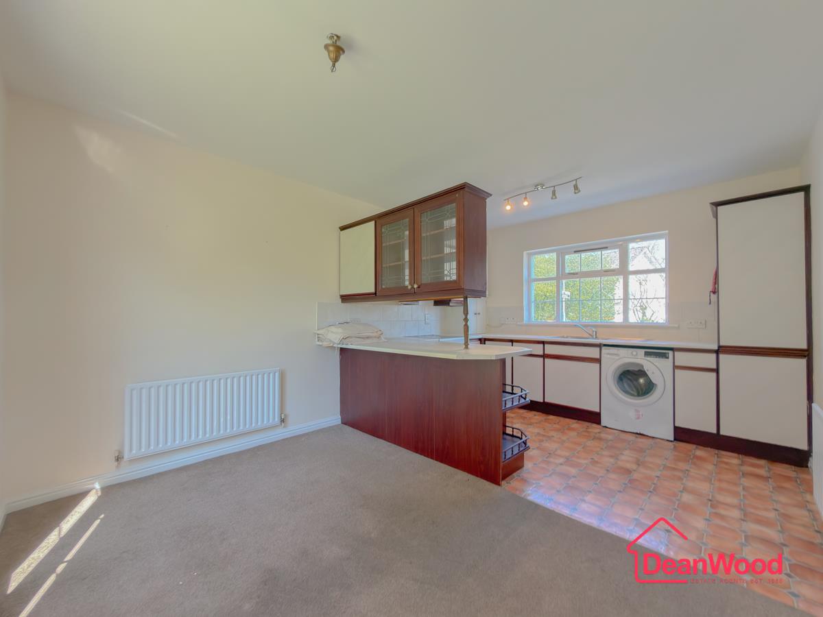 78 Lakeside Road, Douglas, Isle Of Man. — Photo 4 of 11