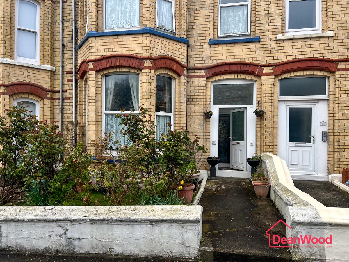 13 Hutchinson Square, Douglas, Isle of Man. — Photo 2 of 25