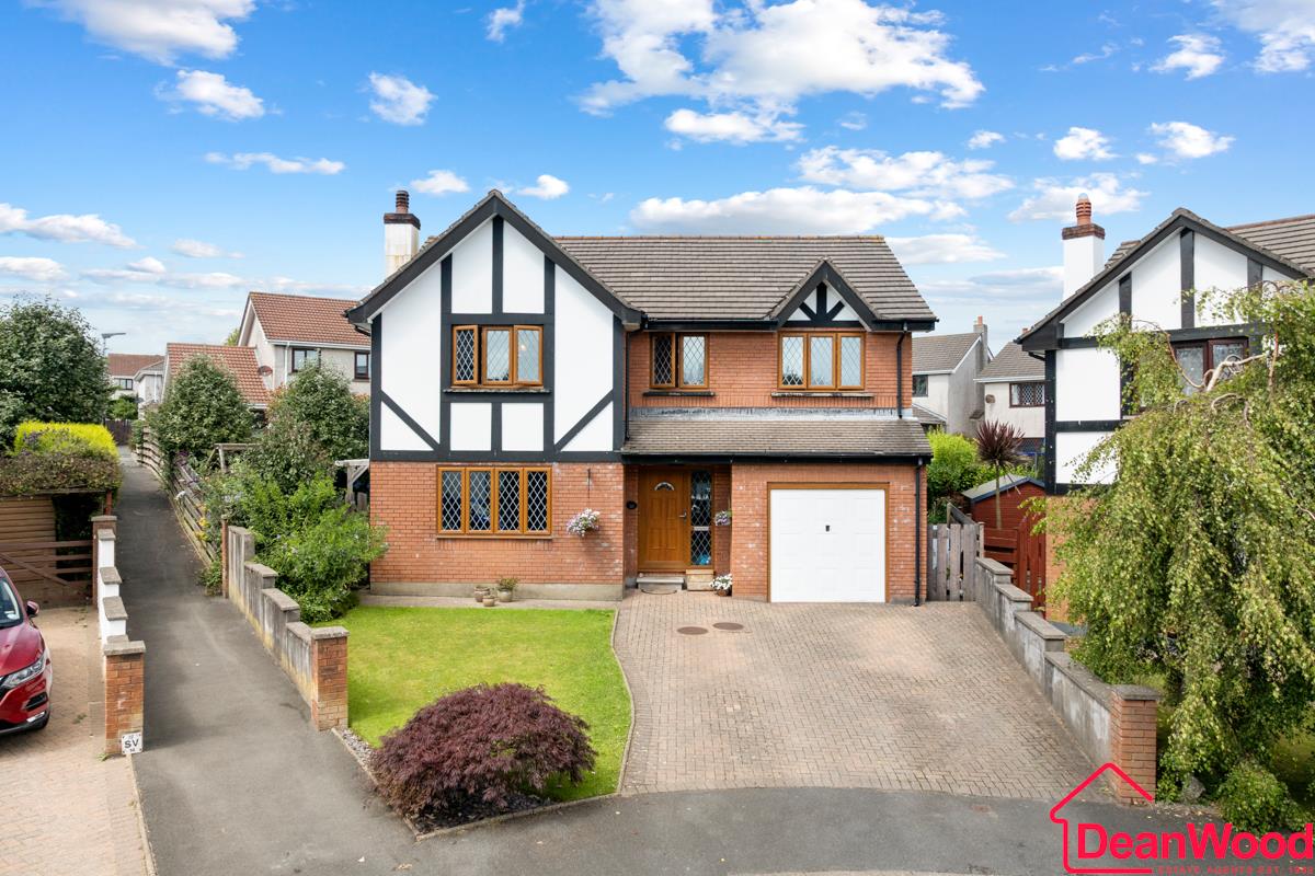 28, Pinehurst Avenue, Saddlestone, Douglas. — Photo 1 of 31