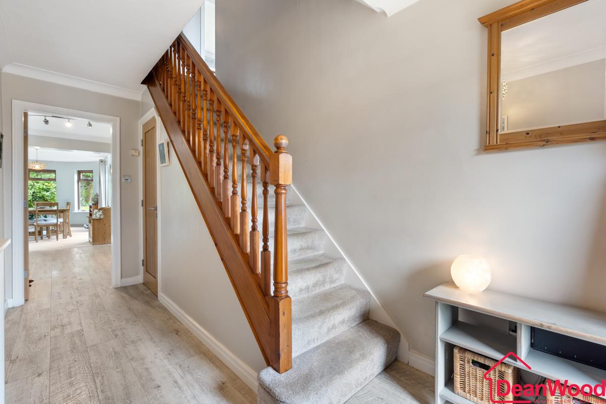 28, Pinehurst Avenue, Saddlestone, Douglas. — Photo 4 of 31