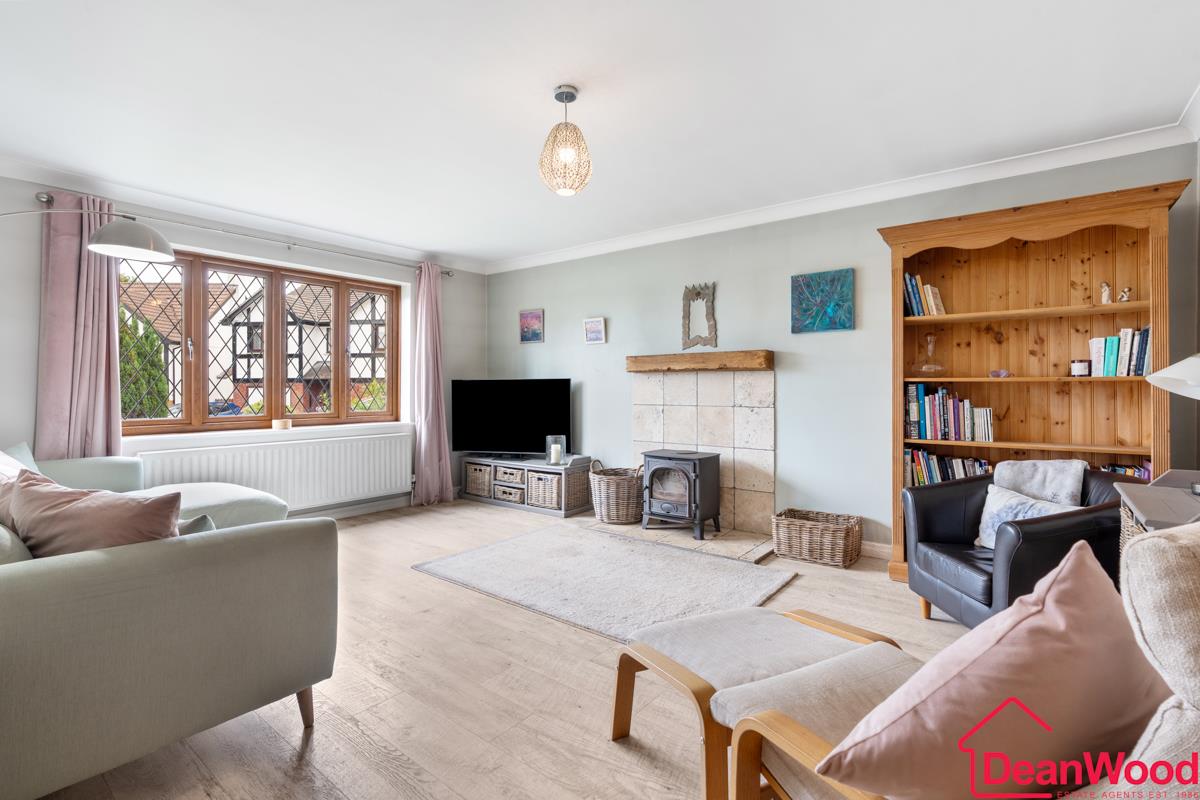 28, Pinehurst Avenue, Saddlestone, Douglas. — Photo 5 of 31