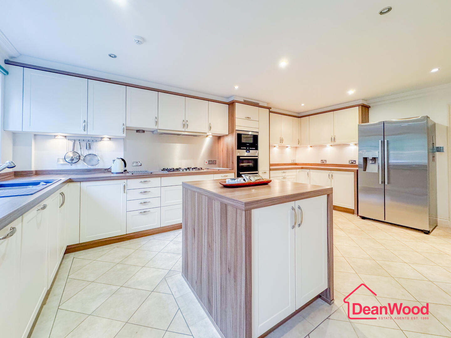 Apartment 2, The Downs, Union Mills. — Photo 3 of 39
